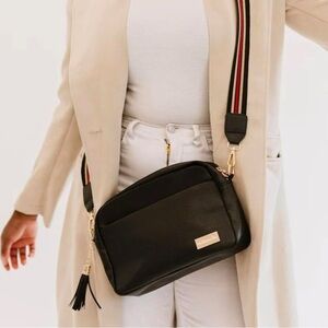 Modern+Chic Crossbody Bags for Women - Alice Crossbody Purse, Vegan Leather Bag